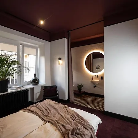 Roomtones Bed & Breakfast *